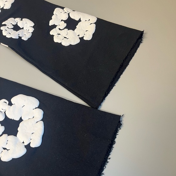 Denim Tears Sweatpants. Black cotton wreath sweatpants - Picture 5 of 6